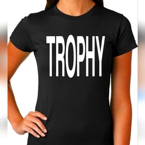 Stranded sheer "trophy" logo tee